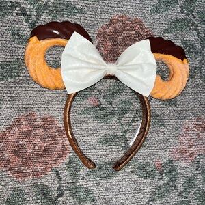 Disney Parks Chocolate Dipped Churro Minnie Mouse Headband with a glitter bow 🤎